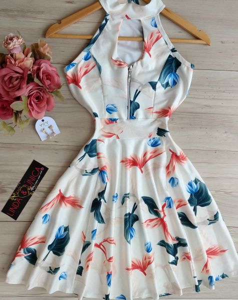 Vestido rodado com zíper